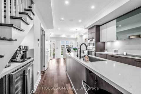 Photo 9 at 361 Roehampton Avenue, Mount Pleasant East, Toronto