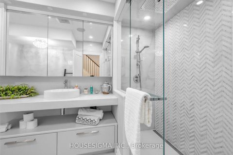 Photo 21 at 361 Roehampton Avenue, Mount Pleasant East, Toronto