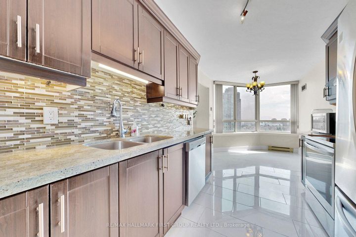 Photo 12 at 1603 - 3605 Kariya Drive, City Centre, Mississauga