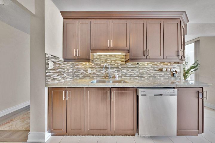 Photo 13 at 1603 - 3605 Kariya Drive, City Centre, Mississauga