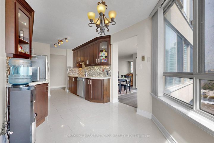 Photo 16 at 1603 - 3605 Kariya Drive, City Centre, Mississauga