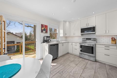 Photo 3 at 8 Wolcott Avenue, Oakridge, Toronto