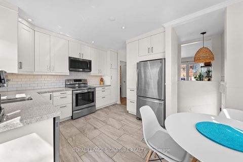 Photo 4 at 8 Wolcott Avenue, Oakridge, Toronto