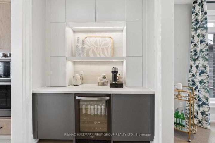 Photo 9 at 506 Rougemount Drive, Rosebank, Pickering