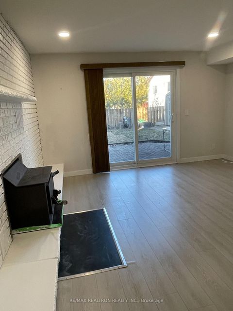 Photo 7 at 143 Peel Street, Wellington, Barrie