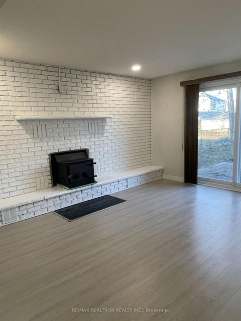 Photo 13 at 143 Peel Street, Wellington, Barrie