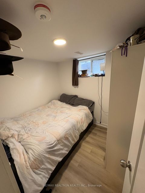 Photo 21 at 143 Peel Street, Wellington, Barrie