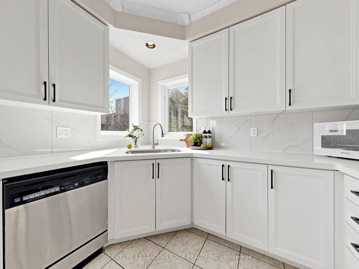 Photo 19 at 19 Fountain Court, Rouge Woods, Richmond Hill