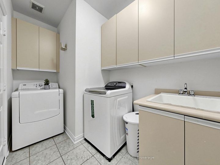 Photo 21 at 19 Fountain Court, Rouge Woods, Richmond Hill