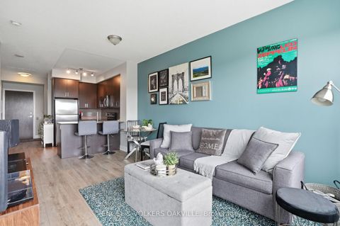 Photo 7 at 528 - 7608 Yonge Street, Yorkhill, Vaughan