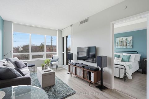 Photo 9 at 528 - 7608 Yonge Street, Yorkhill, Vaughan