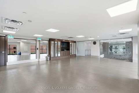 Photo 17 at 528 - 7608 Yonge Street, Yorkhill, Vaughan