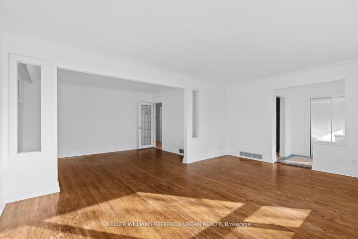 Photo 7 at 202 Park Home Avenue, Willowdale West, Toronto