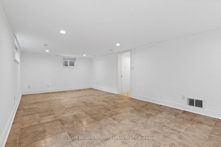 Photo 28 at 202 Park Home Avenue, Willowdale West, Toronto