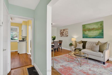 Photo 5 at 128 Woodfern Drive, Ionview, Toronto
