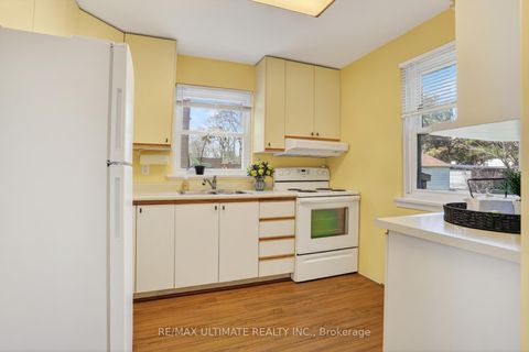 Photo 13 at 128 Woodfern Drive, Ionview, Toronto