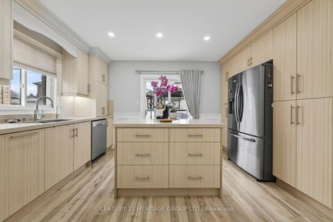 Photo 13 at 137 Cunningham Drive, Ardagh, Barrie