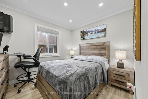 Photo 18 at 137 Cunningham Drive, Ardagh, Barrie