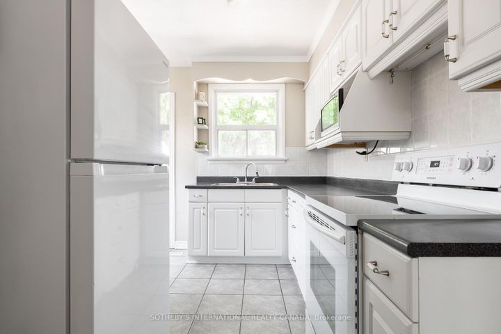 Photo 10 at 45 Churchill Crescent, Georgetown, Halton Hills