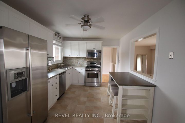 Photo 6 at 469 Maine Street, Kedron, Oshawa