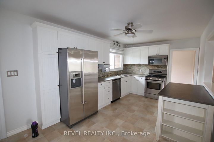 Photo 7 at 469 Maine Street, Kedron, Oshawa