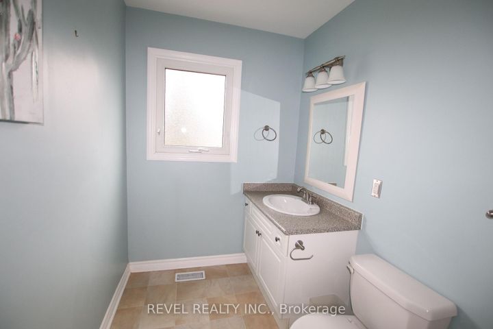 Photo 17 at 469 Maine Street, Kedron, Oshawa