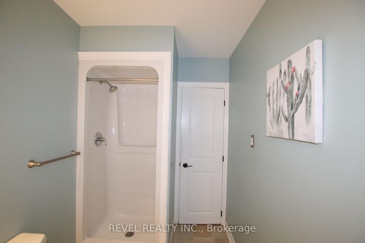 Photo 18 at 469 Maine Street, Kedron, Oshawa