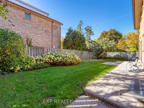 Photo 6 at 18 Whitman Street, Newtonbrook East, Toronto