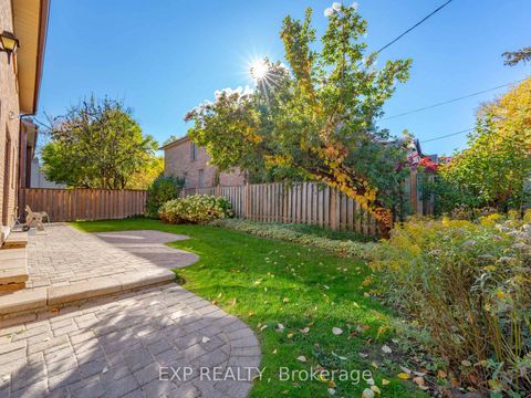 Photo 9 at 18 Whitman Street, Newtonbrook East, Toronto