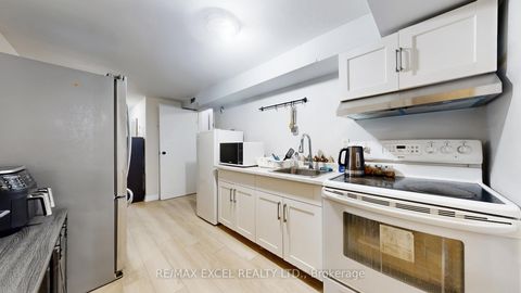 Photo 37 at 19 Clancy Drive, Don Valley Village, Toronto