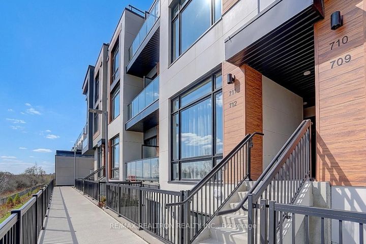 Photo 0 at 711 - 5 Steckley House Lane, Rural Richmond Hill, Richmond Hill