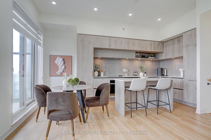 Photo 2 at 711 - 5 Steckley House Lane, Rural Richmond Hill, Richmond Hill