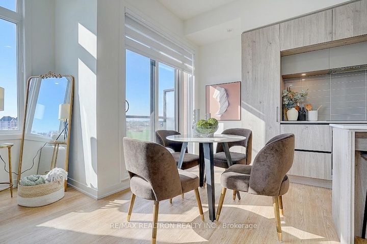 Photo 11 at 711 - 5 Steckley House Lane, Rural Richmond Hill, Richmond Hill