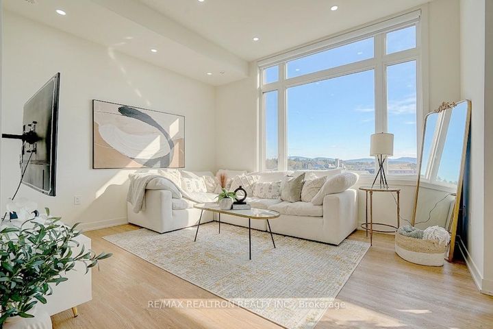 Photo 15 at 711 - 5 Steckley House Lane, Rural Richmond Hill, Richmond Hill