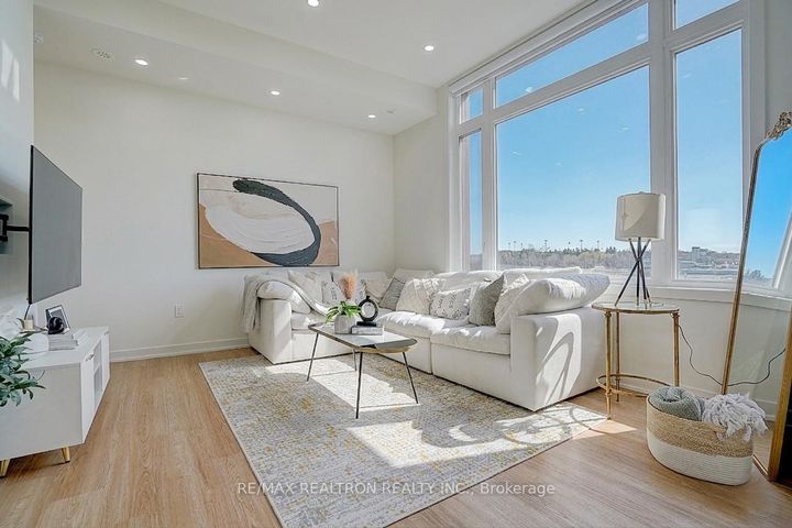 Photo 18 at 711 - 5 Steckley House Lane, Rural Richmond Hill, Richmond Hill