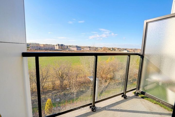 Photo 24 at 711 - 5 Steckley House Lane, Rural Richmond Hill, Richmond Hill