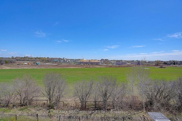 Photo 25 at 711 - 5 Steckley House Lane, Rural Richmond Hill, Richmond Hill