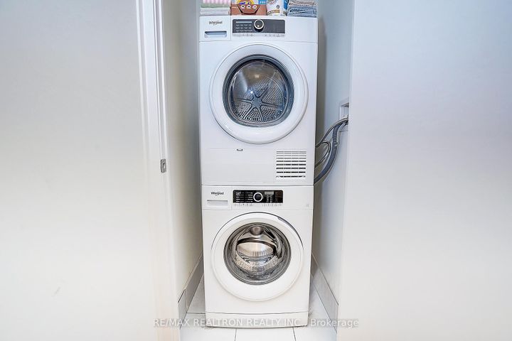 Photo 35 at 711 - 5 Steckley House Lane, Rural Richmond Hill, Richmond Hill