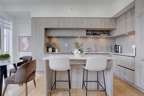 Photo 4 at 711 - 5 Steckley House Lane, Rural Richmond Hill, Richmond Hill