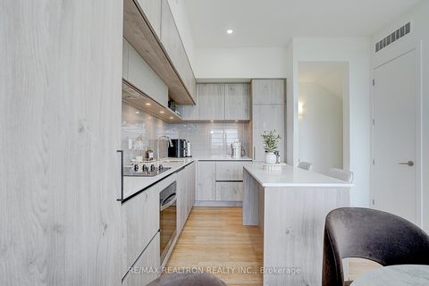 Photo 13 at 711 - 5 Steckley House Lane, Rural Richmond Hill, Richmond Hill