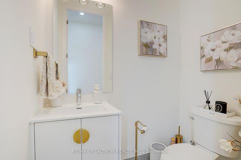 Photo 23 at 711 - 5 Steckley House Lane, Rural Richmond Hill, Richmond Hill