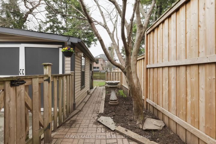 Photo 40 at 683 Hillsdale Avenue E, Mount Pleasant East, Toronto