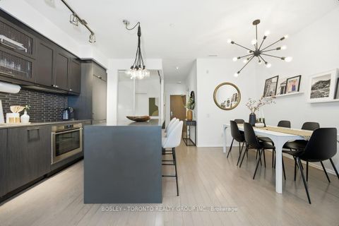 Photo 7 at 10 Loretto Lane, University, Toronto