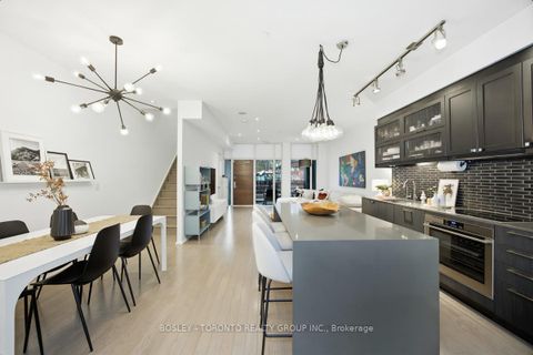 Photo 9 at 10 Loretto Lane, University, Toronto