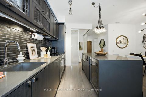 Photo 11 at 10 Loretto Lane, University, Toronto