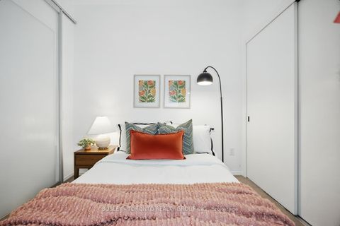 Photo 17 at 10 Loretto Lane, University, Toronto