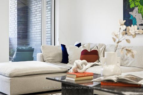 Photo 34 at 10 Loretto Lane, University, Toronto