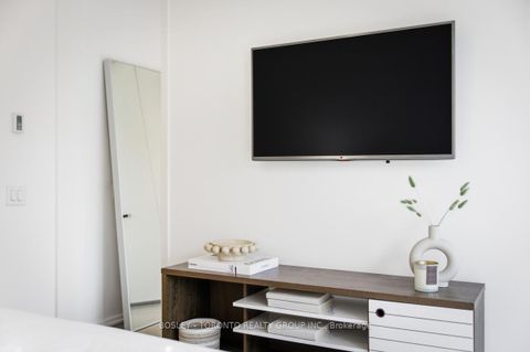 Photo 37 at 10 Loretto Lane, University, Toronto