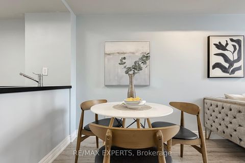 Photo 13 at 272 - 3 Everson Drive, Willowdale East, Toronto