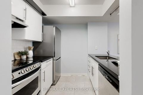 Photo 14 at 272 - 3 Everson Drive, Willowdale East, Toronto